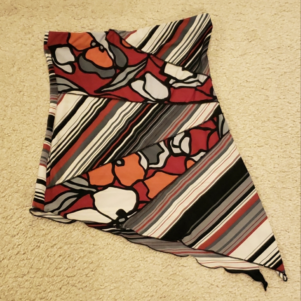 Younique shirt assymetrical strapless Red & white Small OBO